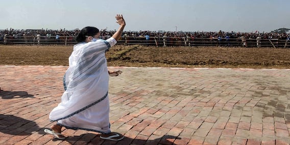 WB Election: সাথ দিয়েছিল সিঙ্গুর-নন্দীগ্রাম, মুখ্যমন্ত্রী হন মমতা -- ফিরে দেখা ২০১১ WB Election: সাথ দিয়েছিল সিঙ্গুর-নন্দীগ্রাম, মুখ্যমন্ত্রী হন মমতা -- ফিরে দেখা ২০১১