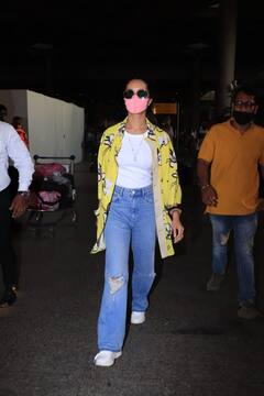 PICS: Shraddha Kapoor Celebrates B'day With Paparazzi, Cuts Cake At Airport After Returning From Maldives