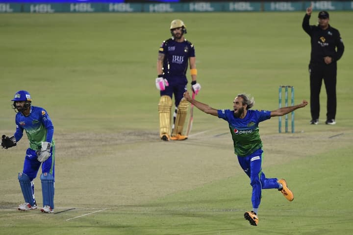 Imran Tahir's vest bore the picture of Tahir Mughal along with heartfelt message for him. PIC/AFP.