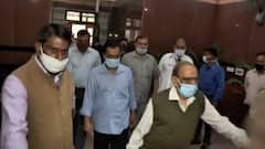Arvind Kejriwal arrives with his parents to get corona vaccine at LNJP hospital