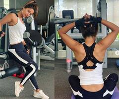 Hina Khan ਨੇ ਸ਼ੇਅਰ ਕੀਤੀ ਬੱਲੂ ਐਂਡ ਵ੍ਹਾਈਟ ਜਿਮ ਡ੍ਰੈਸ 'ਚ ਫੋਟੋ, ਖੂਬ ਹੋ ਰਹੀ ਵਾਈਰਲ