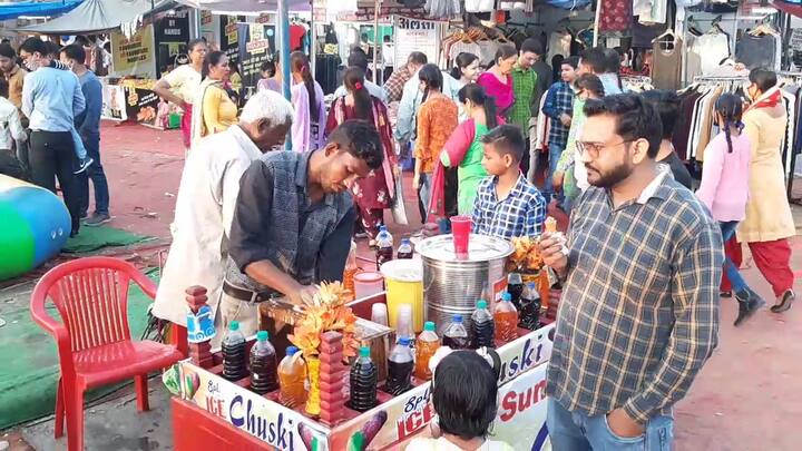 ਵੱਡੀ ਗਿਣਤੀ ਲੋਕ ਇਸ ਮੇੇਲੇੇ 'ਚ ਪਹੁੰਚ ਰਹੇੇੇ ਹਨ।