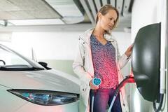 Car Care Tips: ਗਰਮੀਆਂ ’ਚ ਆਪਣੀ ਕਾਰ ਸਹੀ ਰੱਖਣ ਲਈ ਹੁਣੇ ਚੈੱਕ ਕਰੋ ਇਹ ਸਭ…