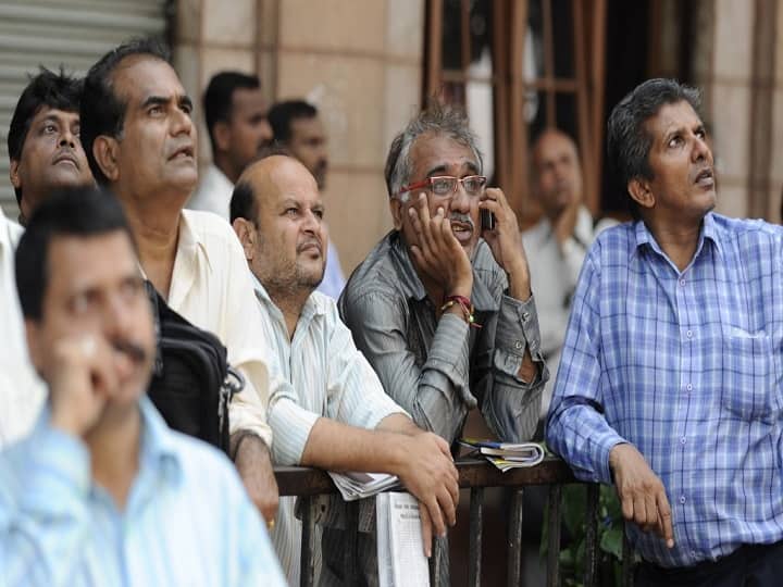 Market Update Sensex Tanks 342 Points On Global Cues Nifty Hovers At 15,156 Levels Market Update: Sensex Tanks 342 Points On Global Cues, Nifty Hovers At 15,156 Levels