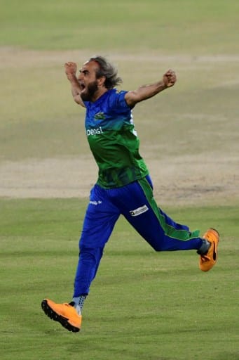 South African leg-spinner Imran Tahir paid tribute to Tahir Mughal during Quetta Gladiators vs Multan Sultan in PSL 2021. PIC/AFP.