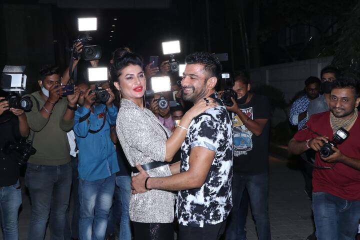 Eijaz and Pavitra, who grabbed several eyeballs with their romantic moments, flashed their million dollar smiles while striking a pose for the camera.