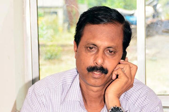 আরাবুল ইসলামকে টিকিট দিল না দল। এক সময় 'ভাঙড়ের তাজা নেতা' তকমা পাওয়া আরাবুল টিকিট না পেয়ে এতটাই ক্ষুব্ধ যে, নিজের অফিস ভেঙে দিয়েছেন।