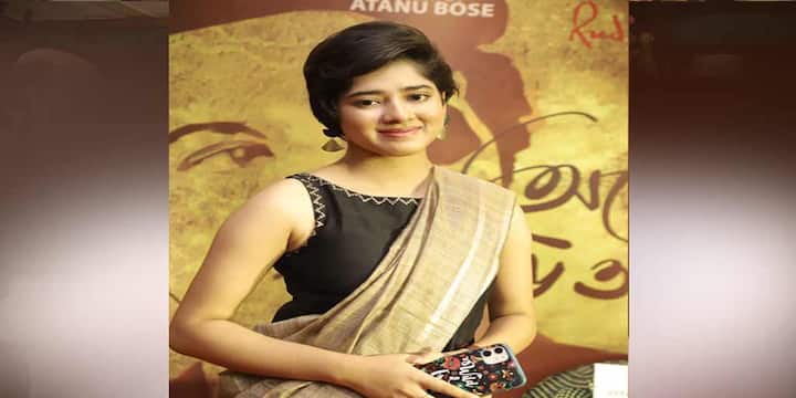 ছবিতে সাবিত্রী চট্টোপাধ্যায়ের ভূমিকায় অভিনয় করবেন দিতিপ্রিয়া রায়। টেলিভিশনের পর্দায় ইতিমধ্যেই রানি রাসমনির বেশে দর্শকদের জনপ্রিয়তার শীর্ষে রয়েছেন তিনি।