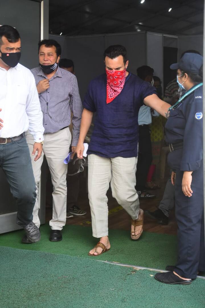 Bollywood actor Saif Ali Khan was snapped by the paparazzi at a vaccination centre on Friday (March 5) in Mumbai. The 'Tandav' star was seen outside a vaccination centre in Mumbai's Bandra Kurla Complex.