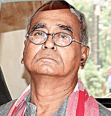 ভাঙড় থেকে লড়াইয়ে নেই প্রাক্তন মন্ত্রী আব্দুর রেজ্জাক মোল্লা। এক সময়ের দাপুটে বাম নেতাকেও টিকিট দেয়নি তৃণমূল।