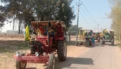 ਦਿੱਲੀ ਵੱਲ ਚਾਲੇ ਪਾਉਣ ਤੋਂ ਪਹਿਲਾਂ ਪਿੰਡਾਂ 'ਚ ਔਰਤਾਂ ਦਾ ਟਰੈਕਟਰ ਮਾਰਚ