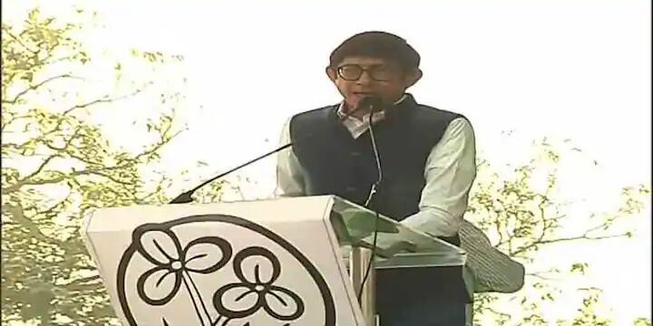 উত্তরপাড়ায় তৃণমূল প্রার্থী কাঞ্চন মল্লিক।