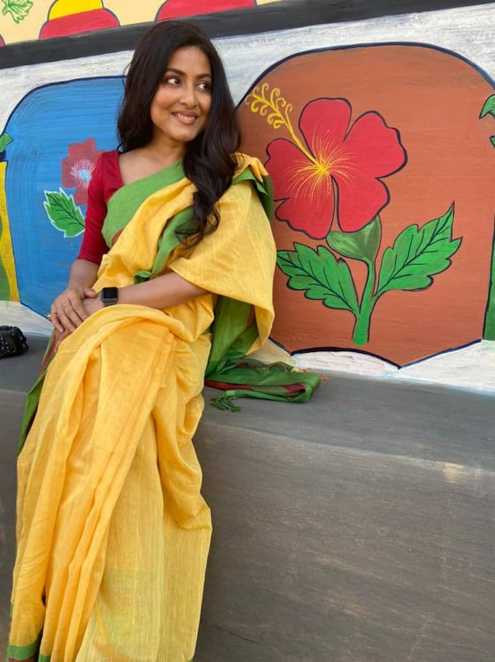 আগামী ৭ তারিখ থেকে ফের শ্যুটিং শুরু হবে সময়ের স্মৃতিমালা-র। বাকি অংশের শ্যুটিং হবে কলকাতায়। গার্গী বলছেন, ‘এই কাজটা করতে গিয়ে অনেক কিছু শিখলাম। আমার কাছে যেন হাজারদুয়ারির দরজা খুলে গেল।’
