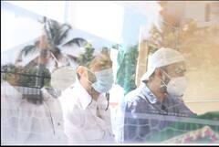 Zafar Ahmed Last Rites: ਗੌਹਰ ਖਾਨ ਦੇ ਪਿਤਾ ਨੂੰ ਕੀਤਾ ਗਿਆ ਸੁਪੁਰਦ-ਏ-ਖ਼ਾਕ, ਆਖਰੀ ਦਰਸ਼ਨਾਂ ਸਮੇਂ ਪਰਿਵਾਰ ਨੂੰ ਸੰਭਾਲਦੇ ਦਿਖੇ ਗੌਹਰ ਤੇ ਜ਼ੈਦ 