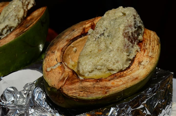 কোথাও ডাব ইলিশে জিভে জল, কোথাও আবার মোঘলাই খাবারের আয়েশ। হরেক খাবারের সম্ভার নিয়ে হাজির এবিপি আনন্দ খাইবার পাস।