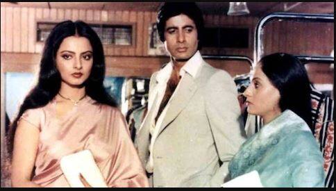 ਮੀਡੀਆ ਰਿਪੋਰਟਾਂ ਦੇ ਅਨੁਸਾਰ, ਇੱਕ ਦਿਨ ਜਯਾ ਨੇ ਰੇਖਾ ਨੂੰ ਖਾਣੇ ਲਈ ਬੁਲਾਇਆ। ਇੱਥੇ ਉਸ ਨੇ ਉਨ੍ਹਾਂ ਦਾ ਸਵਾਗਤ ਕੀਤਾ ਜਿਵੇਂ ਕਿ ਕੁਝ ਨਹੀਂ ਹੋਇਆ। ਦੋਵਾਂ ਵਿਚਕਾਰ ਕੋਈ ਝਗੜਾ ਨਹੀਂ ਹੋਇਆ, ਪਰ ਜਾਂਦੇ ਹੋਏ ਜਯਾ ਨੇ ਰੇਖਾ ਨੂੰ ਅਜਿਹਾ ਝਟਕਾ ਦਿੱਤਾ ਕਿ ਉਸ ਦੇ ਪੈਰਾਂ ਹੇਠੋਂ ਜ਼ਮੀਨ ਖਿਸਕ ਗਈ। 