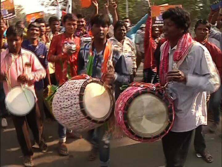 দূর-দূরান্তের জেলা থেকে ট্রেনে, বাসে করে কলকাতায় আসছেন বিজেপি কর্মী-সমর্থকরা