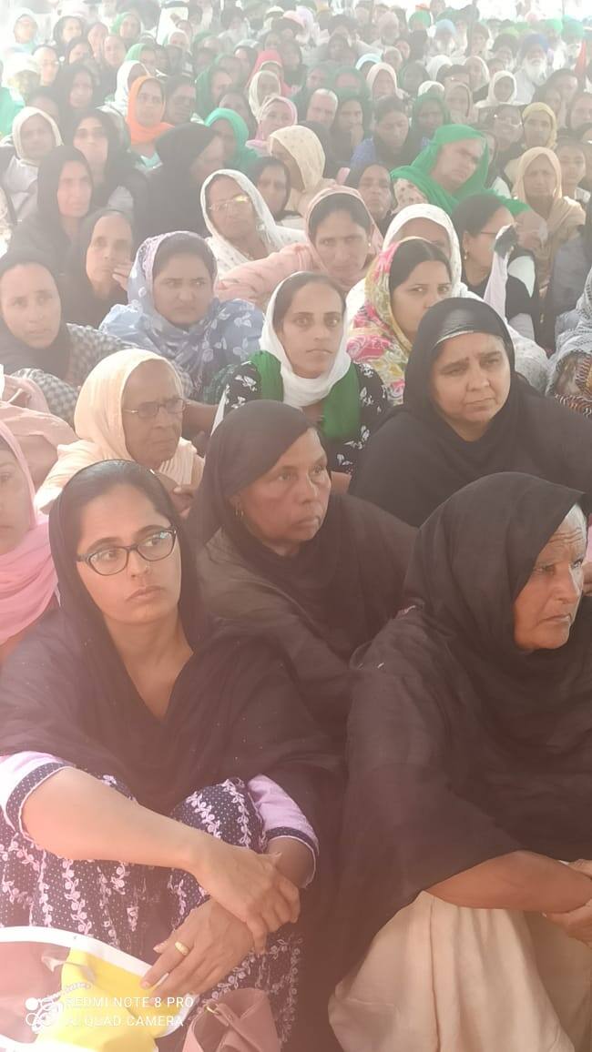 ਪਰ ਕਾਰਪੋਰੇਟ-ਘਰਾਣਿਆਂ ਅਤੇ ਵਿਸ਼ਵ ਵਪਾਰ ਸੰਸਥਾ ਦੀਆਂ ਨੀਤੀਆਂ ਦੇ ਦਬਾਅ ਕਾਰਨ ਕਾਨੂੰਨ ਰੱਦ ਕਰਨ ਤੋਂ ਟਾਲਾ ਵੱਟ ਰਹੀ ਹੈ।