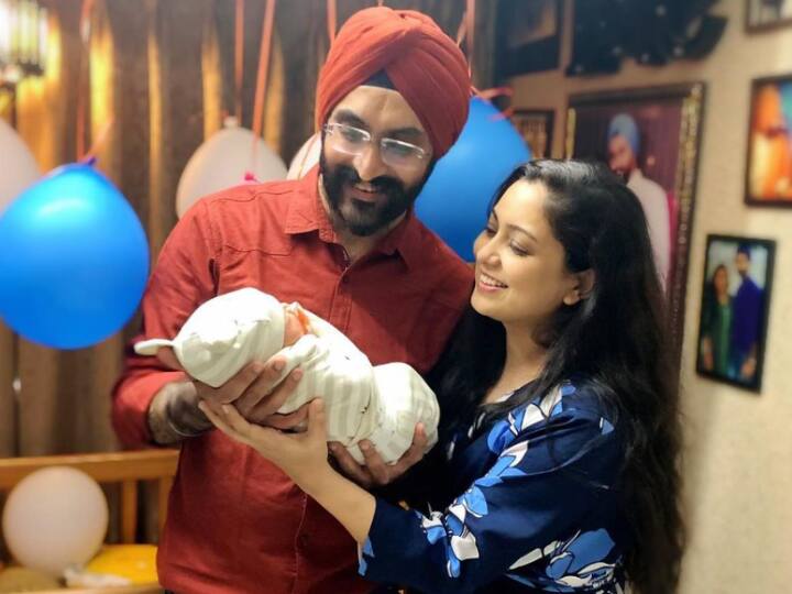 Harshdeep Kaur Shares Adorable First Picture Of Son On Instagram Singer Harshdeep Kaur Shares Adorable First PIC Of Her Newborn Son; Says ‘Lot Of Things Have Changed’