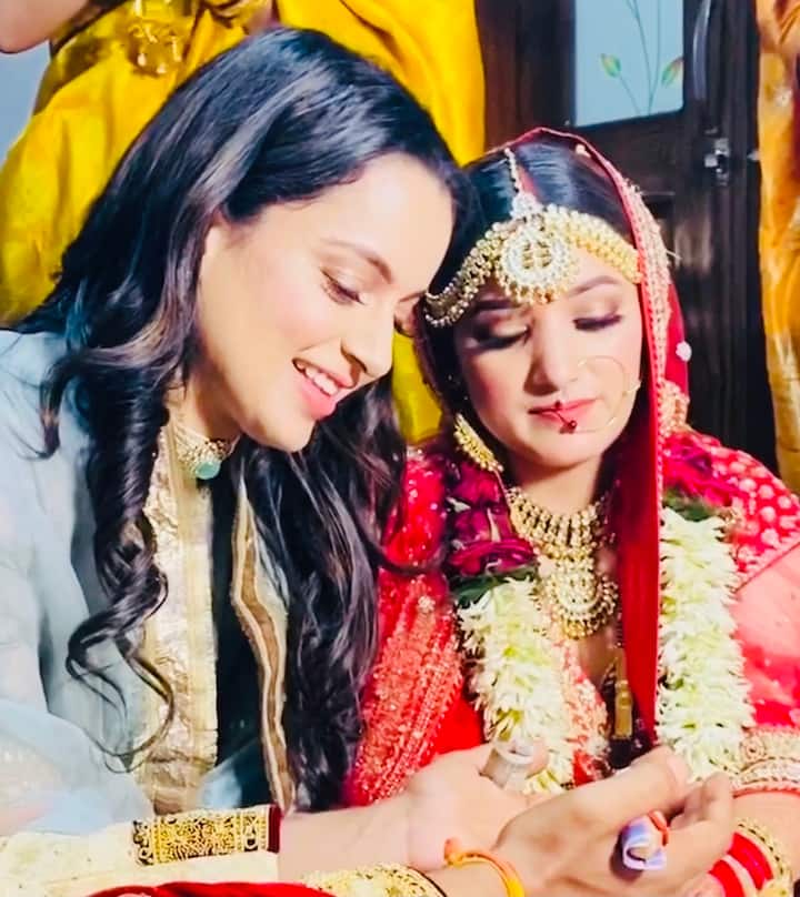 Ranaut shared some pictures of her favourite moments with her favourite women on her Twitter earlier today. (Image courtesy - @KanganaTeam/Twitter)