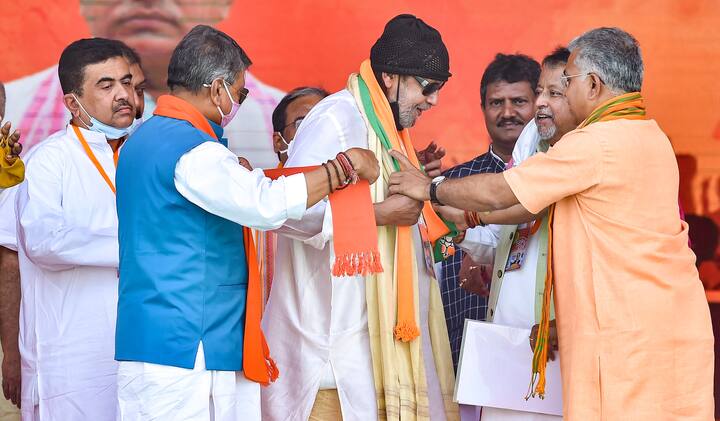 তবে মিঠুন চক্রবর্তী সেদিন প্রচারে নামলে, কোথায় সভা করবেন, তা এখনও ঠিক হয়নি। সেই সিদ্ধান্ত নেবে বিজেপির রাজ্য নেতৃত্ব।