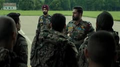 Vicky Kaushal visits Uri Base camp in Kashmir | Khabar Filmy Hai (08.03.21)
