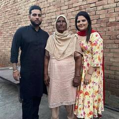 ਕਰਨ ਔਜਲਾ ਆਪਣੀ ਮੰਗੇਤਰ ਨਾਲ ਪਹੁੰਚੇ ਨਾਨਕੇ, ਤਾਂ ਵਾਇਰਲ ਹੋ ਗਈ ਵੀਡੀਓ