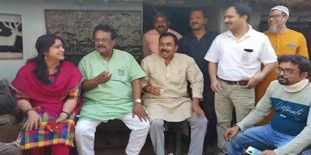 West Bengal Election 2021: TMC candidate faces agitation over Swastha Sathi Card at Siuri West Bengal Election 2021: স্বাস্থ্যসাথীর কার্ড থাকলেও মেলেনি বিনামূল্যে পরিষেবা! প্রার্থীর সামনেই ক্ষোভ