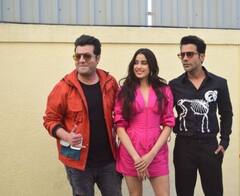 ਜਾਨ੍ਹਵੀ ਕਪੂਰ ਨੇ ਫ਼ਿਲਮ Roohi ਦੀ ਸਪੈਸ਼ਲ ਸਕ੍ਰੀਨਿੰਗ ਦੌਰਾਨ ਬੱਚੇ 'ਤੇ ਲੁਟਾਇਆ ਖੂਬ ਪਿਆਰ, ਵਾਇਰਲ ਤਸਵੀਰਾਂ ਨੇ ਜਿੱਤਿਆ ਲੋਕਾਂ ਦਾ ਦਿਲ