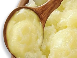 केसांसाठी तूप म्हणजे वरदान; जाणून घ्या फायदे