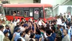 Vadodara: બસમાં બેસવા બાબતે આણંદ લો કોલેજના વિદ્યાર્થીઓએ મચાવ્યો હોબાળો