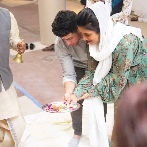 નવી દિલ્હીઃ બૉલીવુડથી હૉલીવુડ સુધી જોરદાર નામના મેળવાનીરી એક્ટ્રેસ પ્રિયંકા ચોપડાએ હવે એક મોટુ કામ કર્યુ છે. પ્રિયંકાએ હવે બધાને સરપ્રાઇઝ આપતા અમેરિકાના ન્યૂયોર્ક શહેરમાં એક શાનદાર ભારતીય રેસ્ટૉરન્ટ ખોલી દીધુ છે.