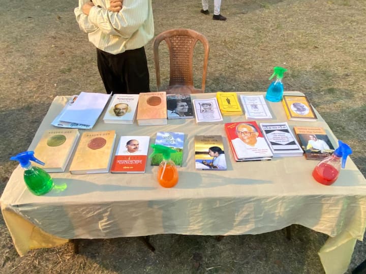 অর্ণব মুখোপাধ্যায়: রাজ্য রাজনীতিতে কখনও অনুব্রতর চড়াম চড়াম ঢাক তো কখনও বিজেপির রথ আকর্ষণের কেন্দ্রবিন্দু হয়ে দাঁড়িয়েছে। আর এবার রাজনীতির সেই হটকেক বিষয়গুলো নিয়ে রসনাতৃপ্তির কেক তৈরি হল।