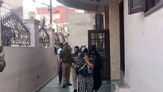 Women narrate stories of horror on Women's day | Sansani (08.03.2021)