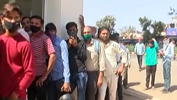 Ind vs Eng: ટી20 મેચ માટે ઓફલાઈન ટિકિટનું વેચાણ શરુ, સ્ટેડિયમની બહાર લાગી લાંબી લાઈન