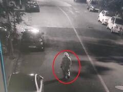 Antilia Explosives Scare | अंबानींच्या घराबाहेर स्फोटकं ठेवणारा संशयित सीसीटीव्हीत कैद