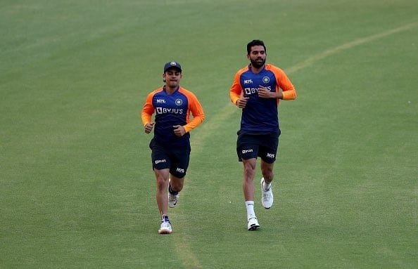 আইপিএল ও ঘরোয়া ক্রিকেটে ভাল পারফরম্যান্সের পুরস্কার হিসাবে ঈশান কিষাণকে দলে সুযোগ দেওয়া হয়েছে।