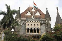 सफाई कर्मचारी, अन्न पुरवणाऱ्या व्यक्ती कोविड योद्धा नाहीत का?, हायकोर्टाचा वकिलांना सवाल