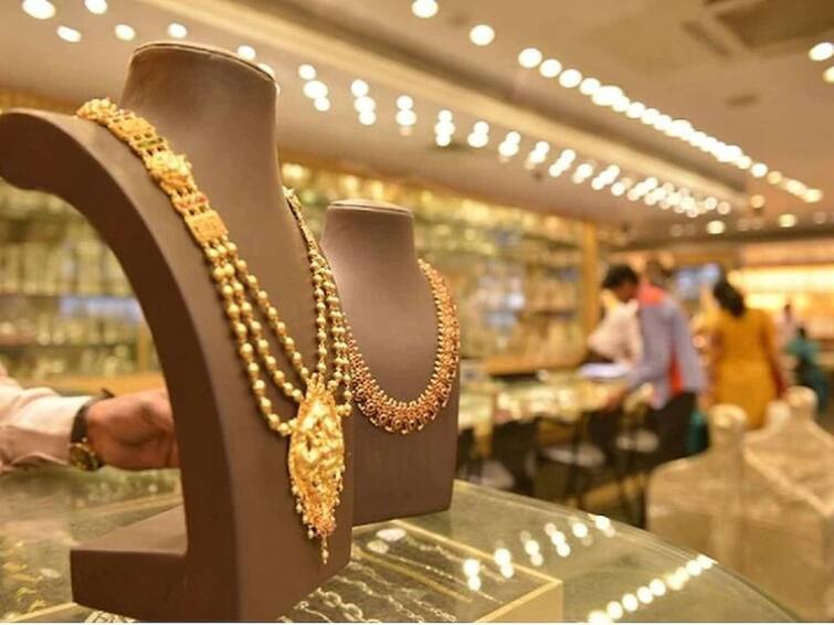 Gold prices fell in international markets on Tuesday, Know Gold and Silver Price in India on 30th March Gold Silver Rate: ਫਿਰ ਡਿੱਗਿਆ ਸੋਨੇ ਦਾ ਭਾਅ, ਖਰੀਦਣ ਵਾਲਿਆਂ ਲਈ ਸੁਨਹਿਰੀ ਮੌਕਾ