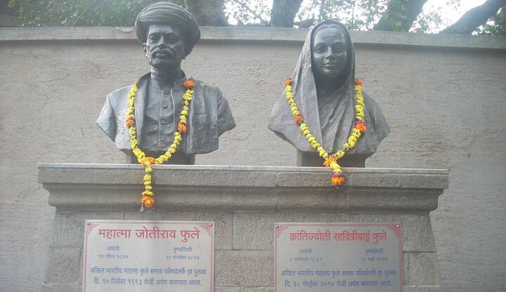 शिक्षणाशिवाय सावित्रीबाईंनी इतर अनेक सामाजिक सुधारणांचा कार्यक्रम चालविला. 19व्या शतकात हिंदूंमध्ये प्रचलित बालविवाहाविरूद्ध लोकांना जागरूक करण्याचे कामही त्यांनी केले. त्यांच्या मुलासह त्यांनी पुढे समाजासाठी चांगले कार्य केले.