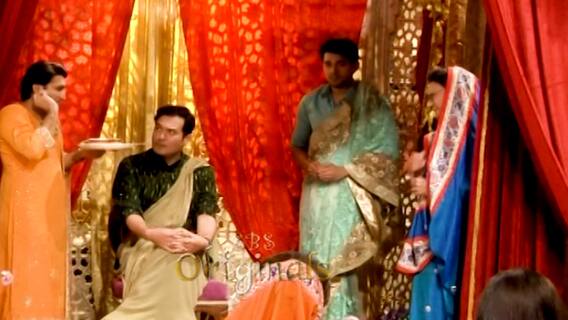 Saath Nibhaana Saathiya 2: Men dress up as women and ask 'Rasode Mein Kaun Tha?'