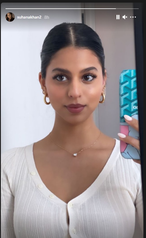 Shah Rukh Khan’s Daughter Suhana Is Winning The Internet With Her Stunning Mirror Selfie