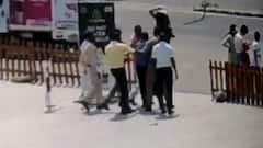 નર્મદા કેવડિયા જંગલ સફારી પાર્કમાં છ પોલીસકર્મીઓએ સિક્યોરિટી ગાર્ડને માર્યો માર, જુઓ CCTV