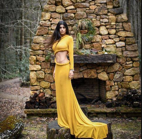 ਇੰਸਟਾਗ੍ਰਾਮ 'ਤੇ ਸ਼ੇਅਰ ਕੀਤੀ ਫੋਟੋ 'ਚ ਅਭਿਨੇਤਰੀ ਪੀਲੇ ਰੰਗ ਦੀ ਡਰੈੱਸ 'ਚ ਦਿਖ ਰਹੀ ਹੈ। ਉਸ ਨੇ ਤਸਵੀਰ ਦਾ ਕੈਪਸ਼ਨ ਦਿੰਦੇ ਹੋਏ ਲਿਖਿਆ, 