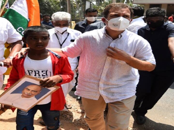 Rahul Gandhi send shoes to 12-year-old boy from Tamil Nadu Rahul Gandhi | राहुल गाधींनी शब्द पाळला; तामिळनाडूतील 12 वर्षाच्या मुलाला शूज पाठवले