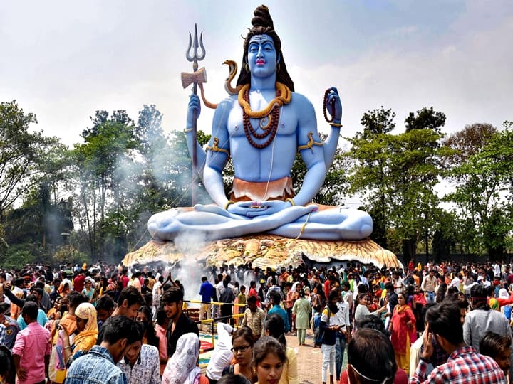 Jabalpur: Devotees visit Shiva Temple on the occasion of Maha Shivratri festival at Kachnar City in Jabalpur, Thursday, March 11, 2021. (PTI Photo)