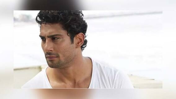 ফিল্মস্টার: ওয়েব সিরিজে পুলিশের টানটান থ্রিলার নিয়ে হাজির প্রতীক বব্বর