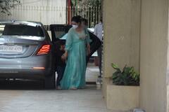 PICS: Kareena & Son Taimur Ali Khan Arrive At Karisma Kapoor's House For Her Daughter Samaira's Birthday Celebrations