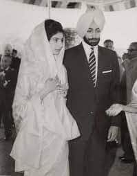 ਪ੍ਰਧਾਨ ਮੰਤਰੀ ਨਰਿੰਦਰ ਮੋਦੀ ਨੇ ਵੀਰਵਾਰ ਨੂੰ ਪੰਜਾਬ ਦੇ ਮੁੱਖ ਮੰਤਰੀ ਕੈਪਟਨ ਅਮਰਿੰਦਰ ਸਿੰਘ ਦੇ 79ਵੇਂ ਜਨਮ ਦਿਨ 'ਤੇ ਸ਼ੁਭਕਾਮਨਾ ਕਰਦਿਆਂ ਉਨ੍ਹਾਂ ਲਈ ਤੰਦਰੁਸਤੀ ਤੇ ਲੰਬੀ ਉਮਰ ਦੀ ਕਾਮਨਾ ਕੀਤੀ ਹੈ।