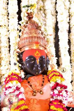 Mahashivratri 2021 | महाशिवरात्रीनिमित्त विठ्ठल मंदिराला शेवंती व बेलपत्राची आरस